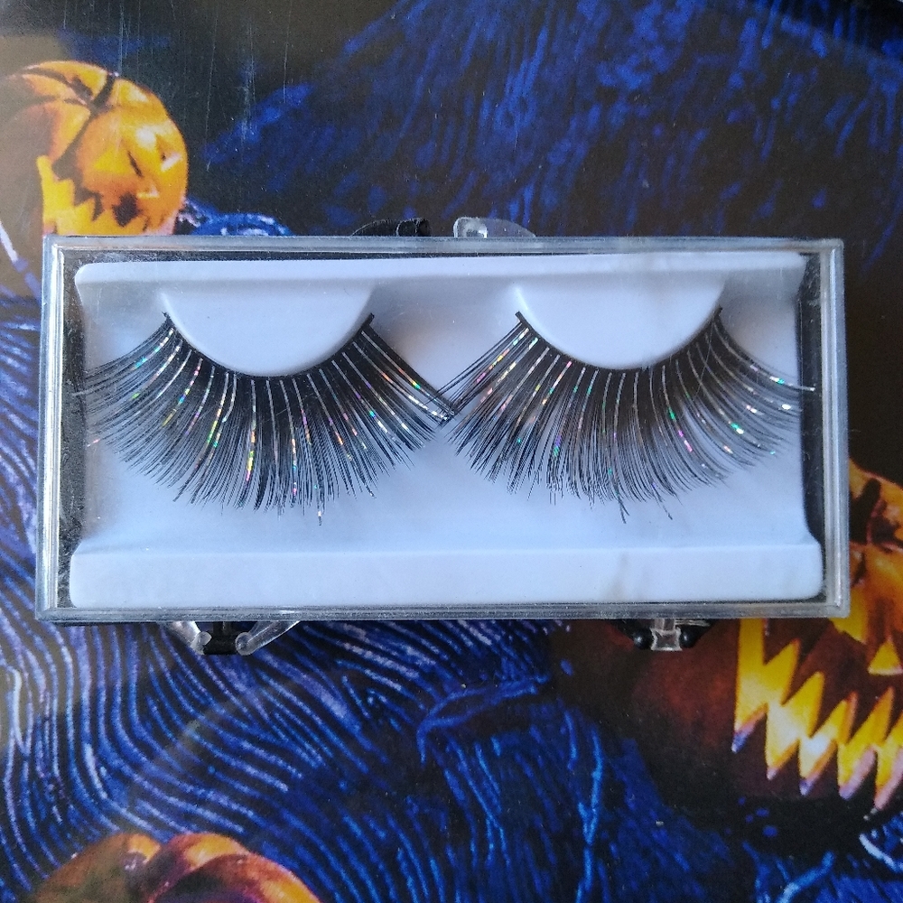 5/$13 NWOT Costume Lashes - Picture 5 of 6